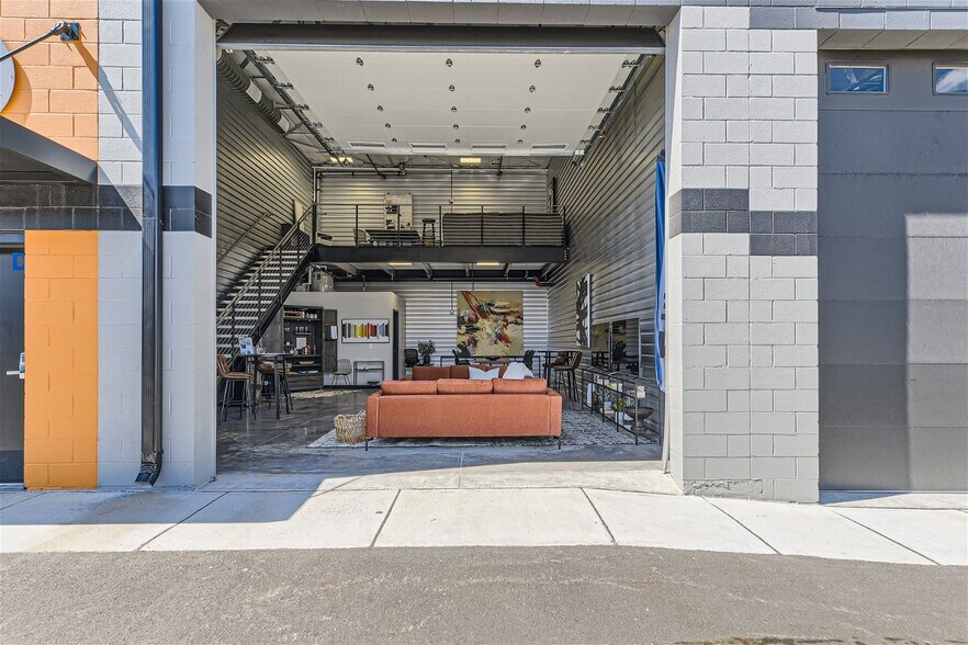 More Photos Of 1010 S Interstate 25, Castle Rock Showroom For Lease