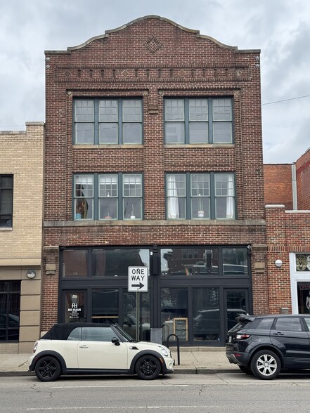 More Photos Of 108-110 E Main St, Columbus Storefront Retail Office For Sale