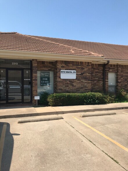 Primary Photo Of 2313 Roosevelt Dr, Arlington Office For Lease