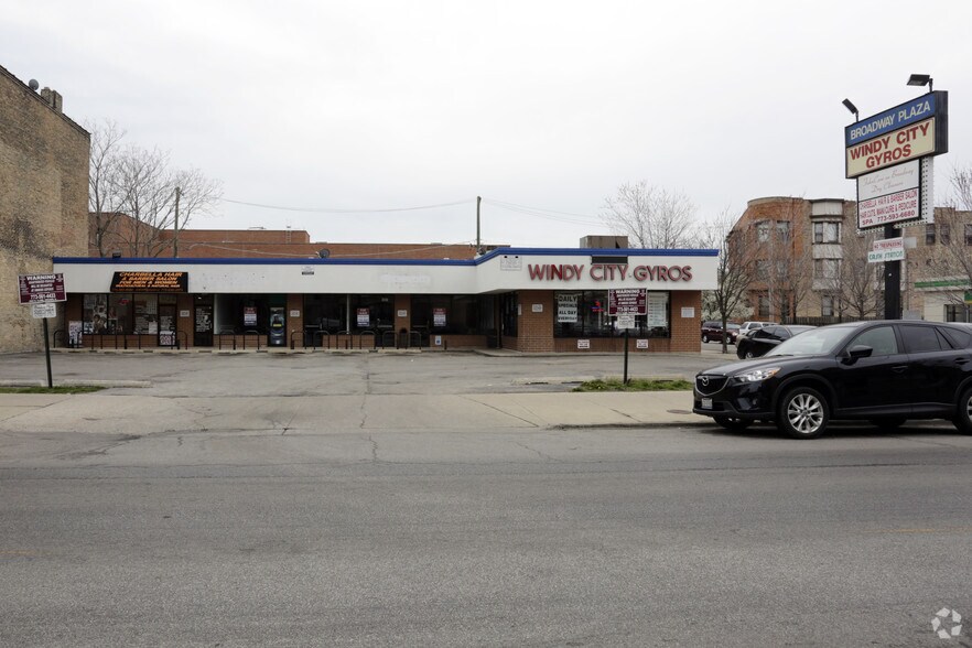 More Photos Of 3928-3930 N Broadway St, Chicago Freestanding For Lease