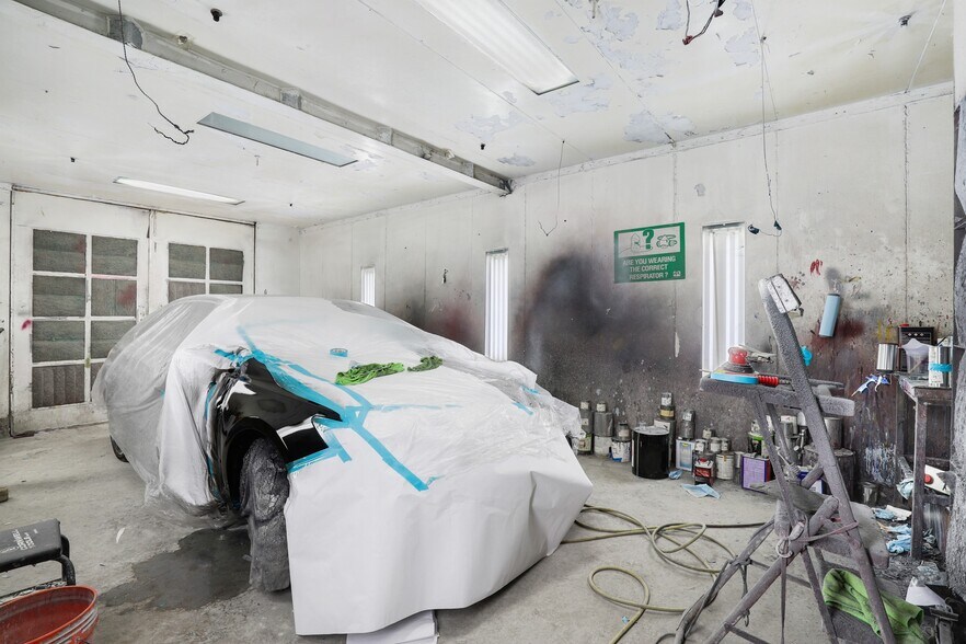 More Photos Of 3640 W Pioneer Pky, Pantego Service For Lease