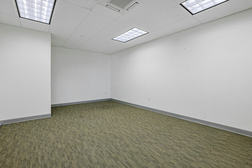 More Photos Of 31 W Broad St, Haverstraw Office For Lease