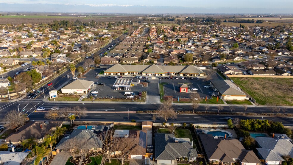 More Photos Of , Hanford General Retail For Sale