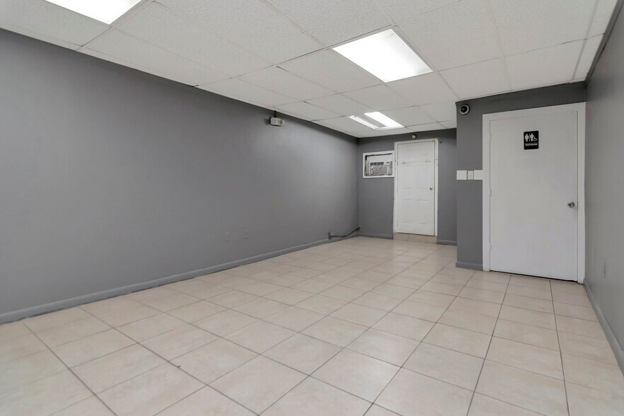 More Photos Of 308 E Waters Ave, Tampa Restaurant For Sale