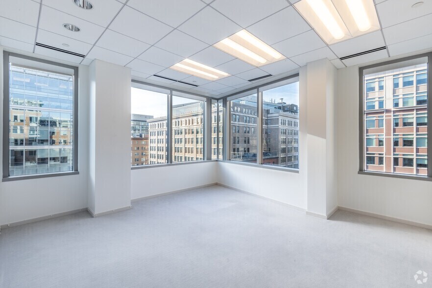 More Photos Of 950 F St NW, Washington Office For Lease