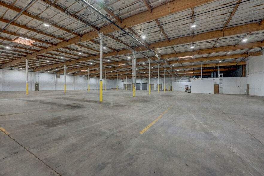 More Photos Of 575-585 Reactor Way, Reno Distribution For Lease