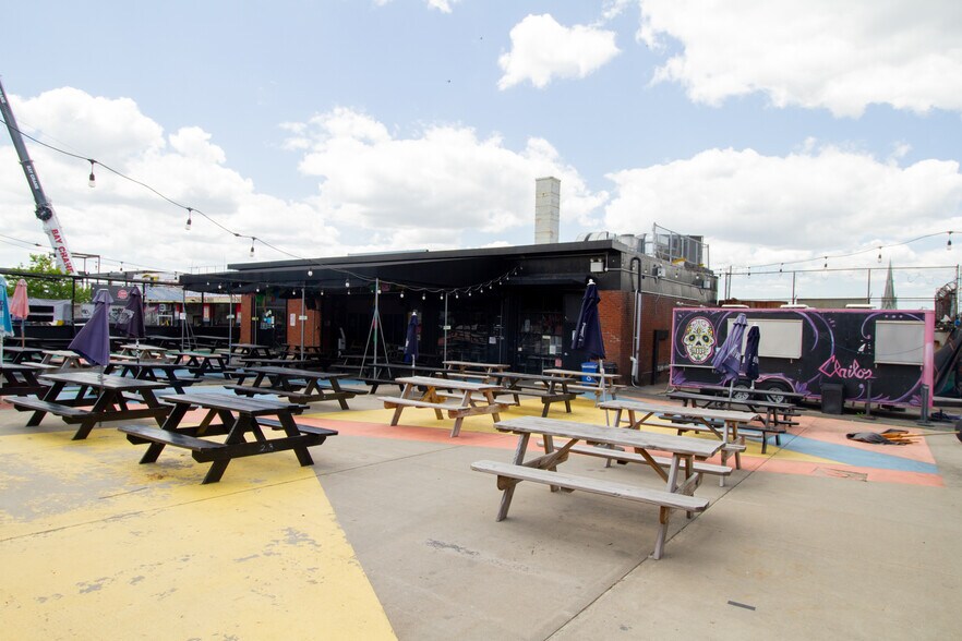 More Photos Of 740 5th Ave, Brooklyn Restaurant For Lease