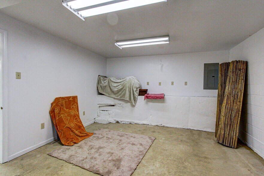 More Photos Of 3328 Huntingdon Pike, Huntingdon Valley Service For Sale