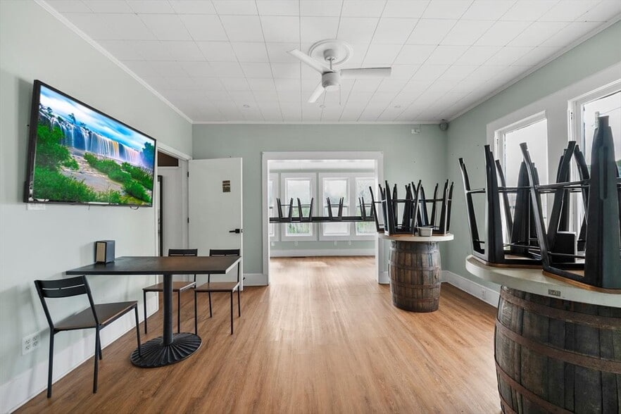 More Photos Of 4 White St, Saint Augustine Storefront For Lease