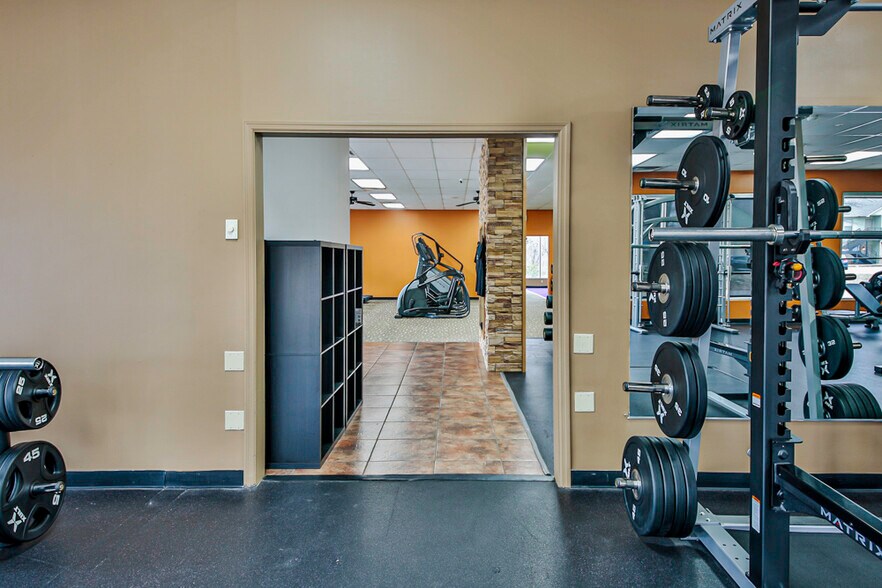 More Photos Of 203 E Military Rd, Marion Storefront Retail Office For Sale