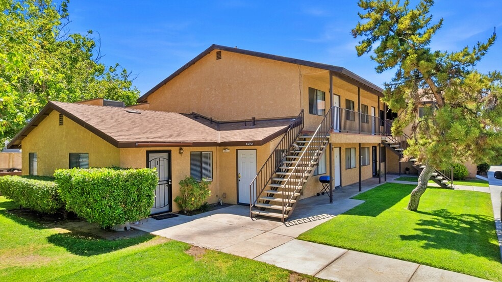 Primary Photo Of 44751 N Fern Ave, Lancaster Apartments For Sale