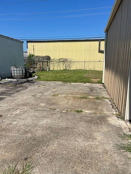 More Photos Of 1123 N Carrollton Ave, Baton Rouge Warehouse For Sale