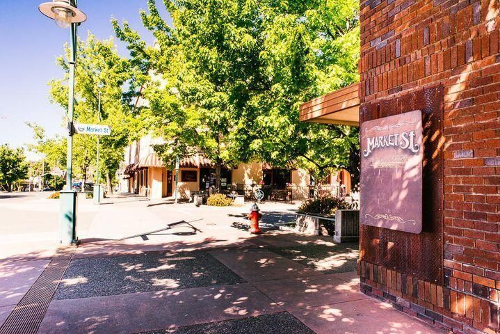 More Photos Of 1767 Market St, Redding Loft Creative Space For Lease