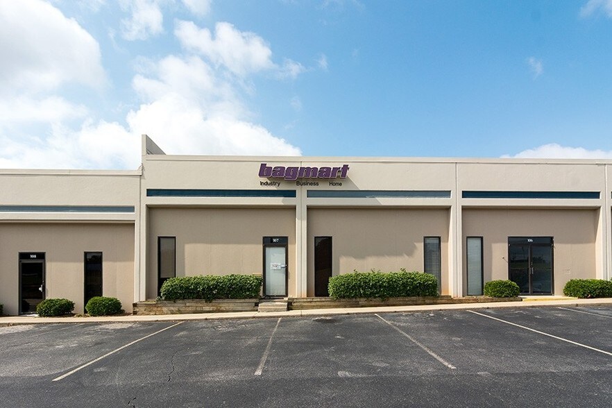More Photos Of 1400 S Marietta Pky SE, Marietta Unknown For Lease