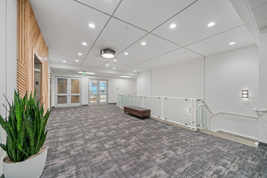 More Photos Of 506 Graham Dr, Tomball Medical For Lease