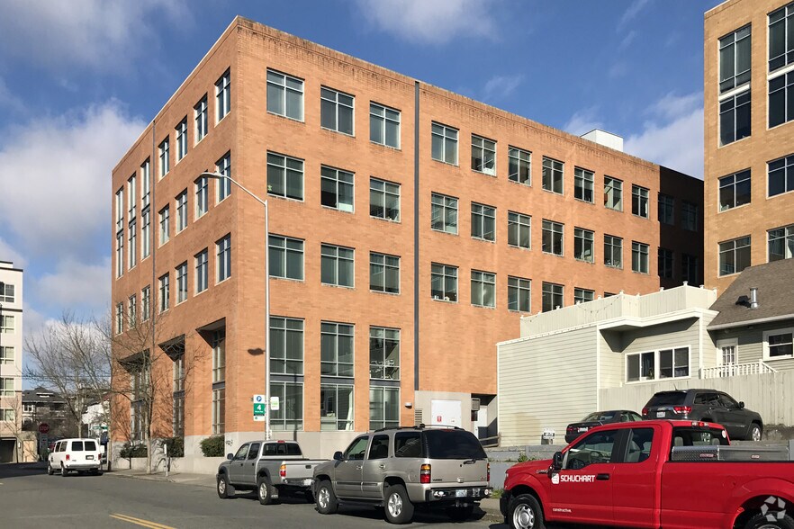 More Photos Of 4300 Roosevelt Way NE, Seattle Office For Lease