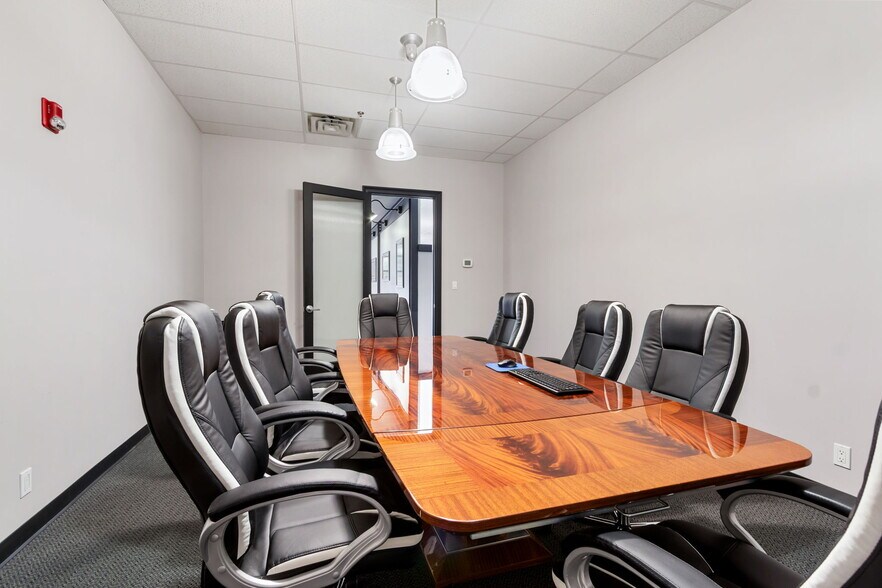 More Photos Of 12511 Emily Ct, Sugar Land Office For Lease