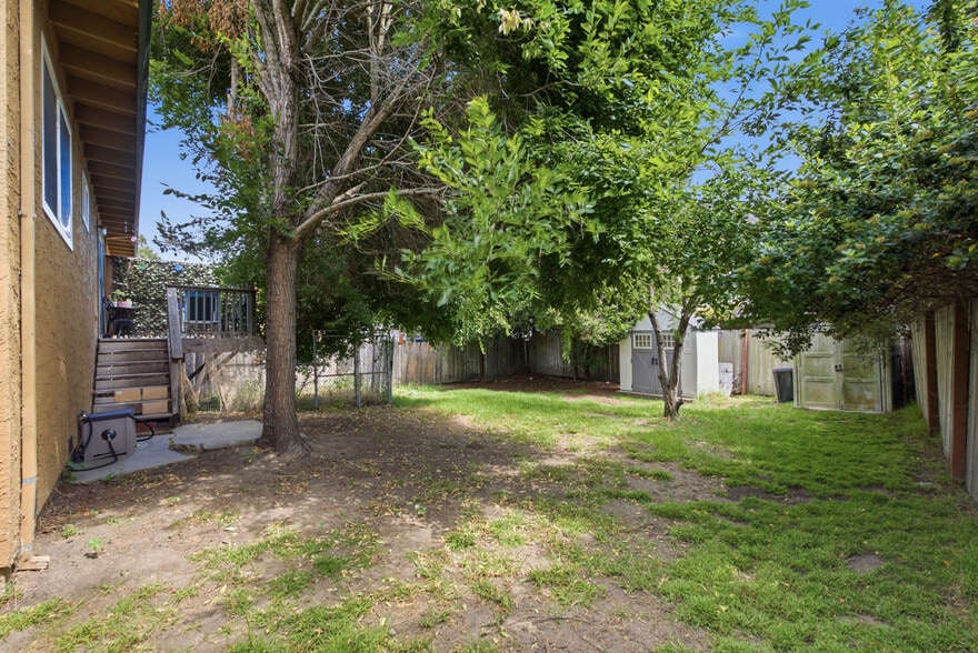 More Photos Of 1584 Chanticleer Ave, Santa Cruz Apartments For Sale