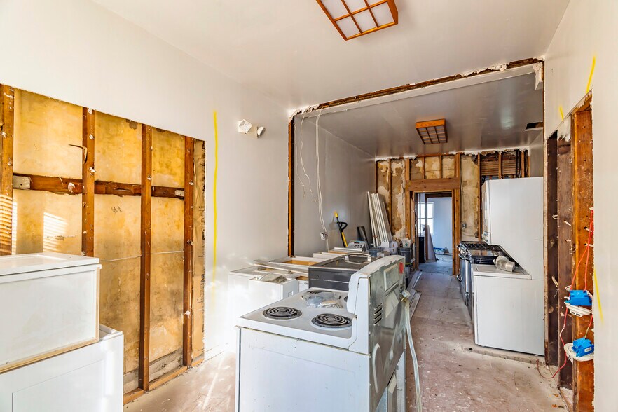 More Photos Of 121 N Broad St, Woodbury Apartments For Lease