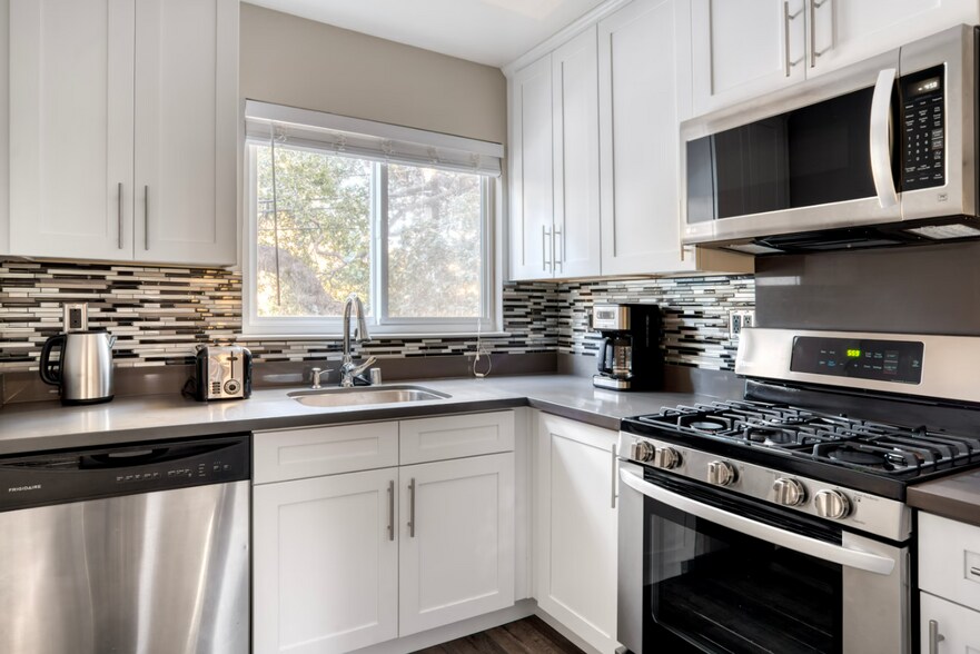 More Photos Of 710 Laurel Ave, San Mateo Apartments For Sale