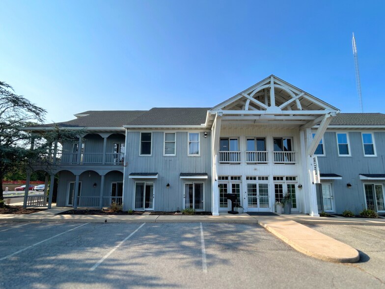 More Photos Of 111 Centerville Rd, Lancaster Office For Lease