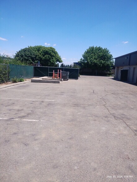 More Photos Of 3961 N Ann Ave, Fresno Warehouse For Lease