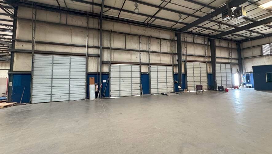 More Photos Of 204 N WW White Rd, San Antonio Distribution For Lease