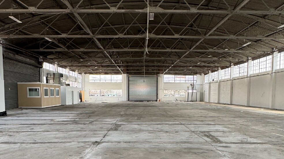 More Photos Of 5 Canal Rd, Pelham Warehouse For Lease