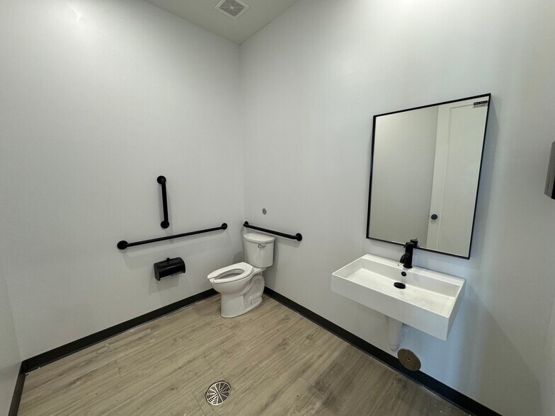 More Photos Of 6723 W Interstate 30, Royse City Unknown For Lease