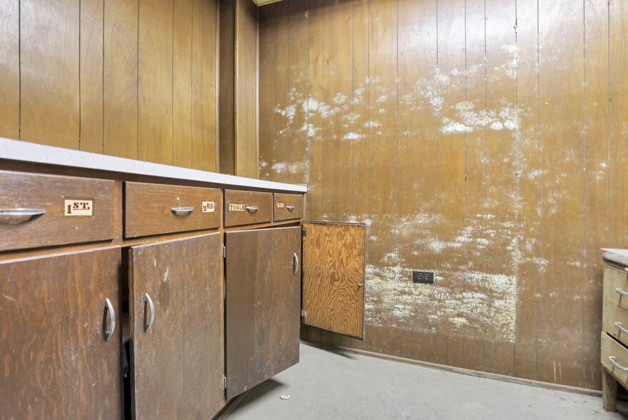 More Photos Of 435 N Elizabeth St, Lima Warehouse For Sale