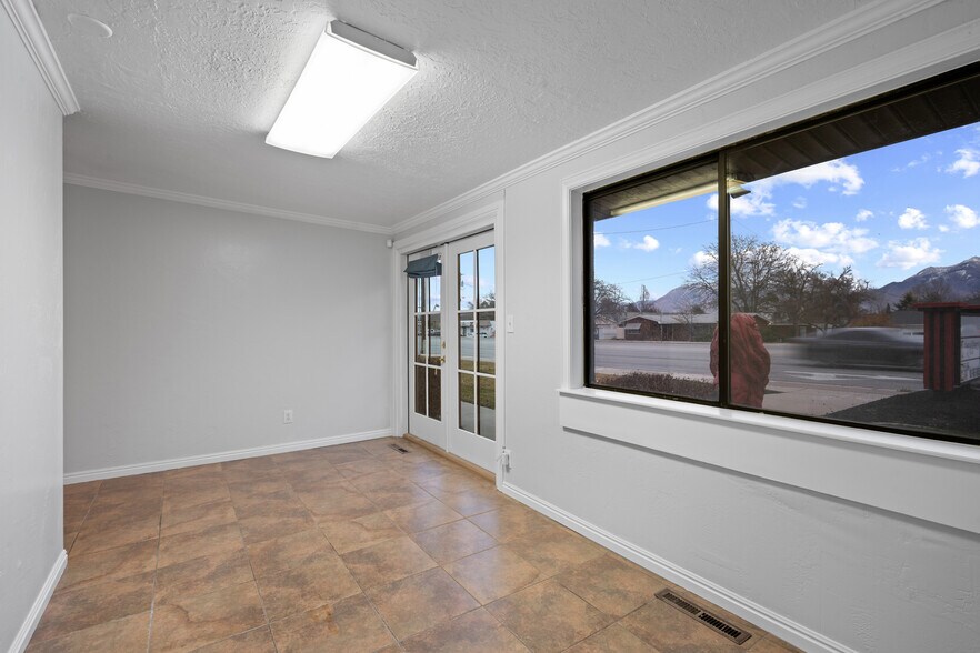 More Photos Of 9386 S Redwood Rd, West Jordan Office For Lease