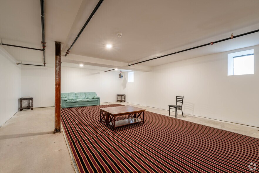 More Photos Of 704 8th St, Niagara Falls Apartments For Sale