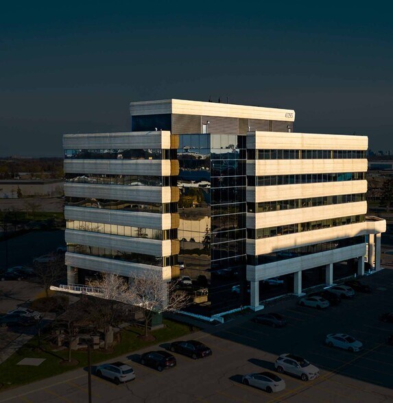More Photos Of 6711 Mississauga Rd, Mississauga Office For Lease