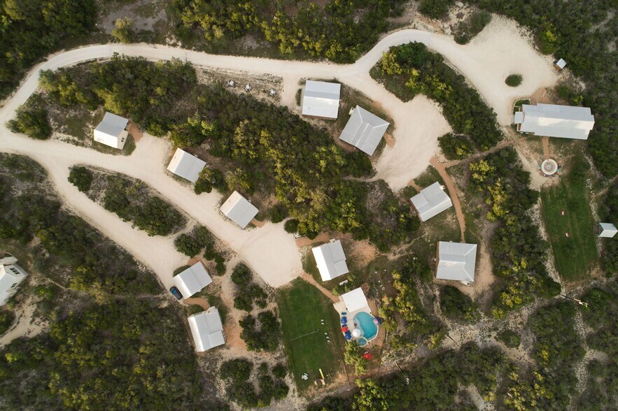 More Photos Of 7400 McGregor Ln, Dripping Springs Hotel For Sale