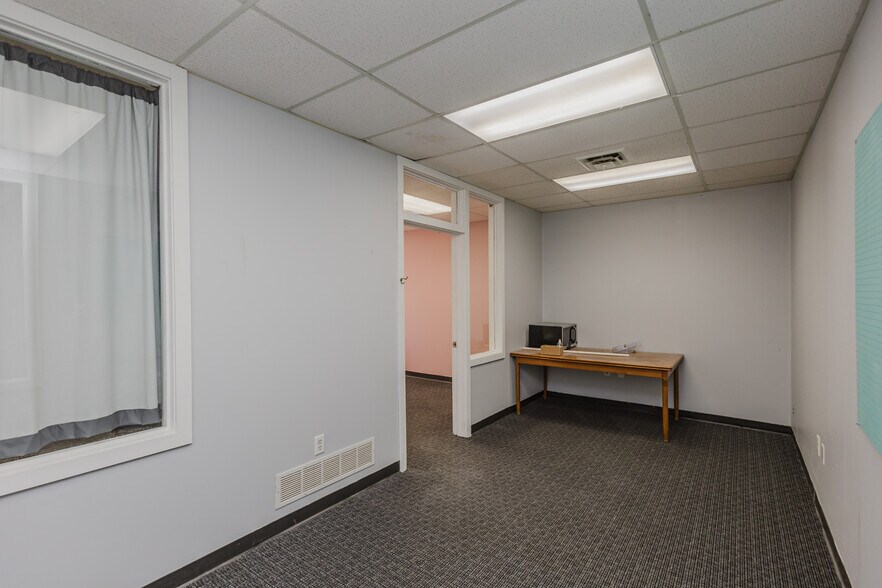 More Photos Of 724 N Main St, Newton Storefront For Sale