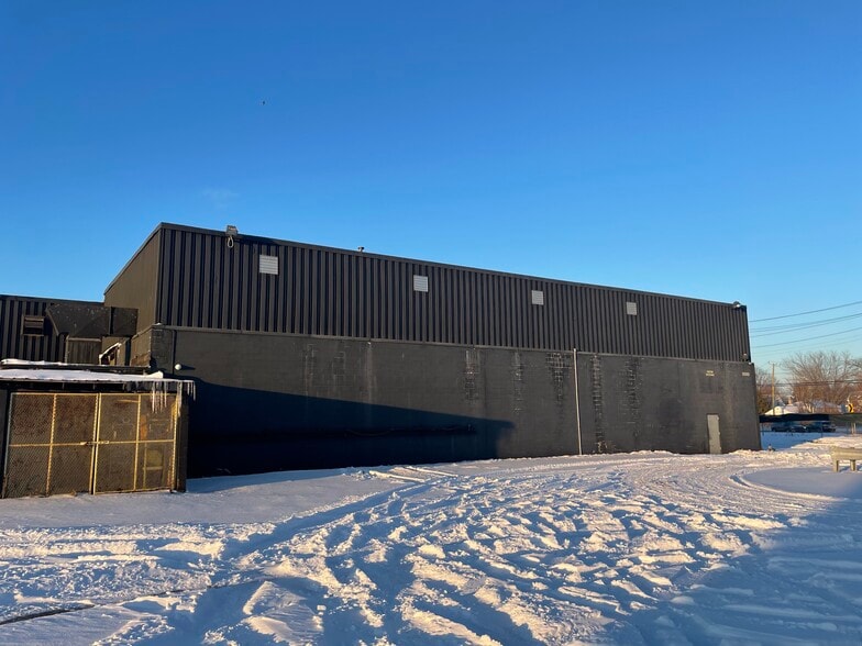 More Photos Of 20263 Hoover St, Detroit Warehouse For Sale