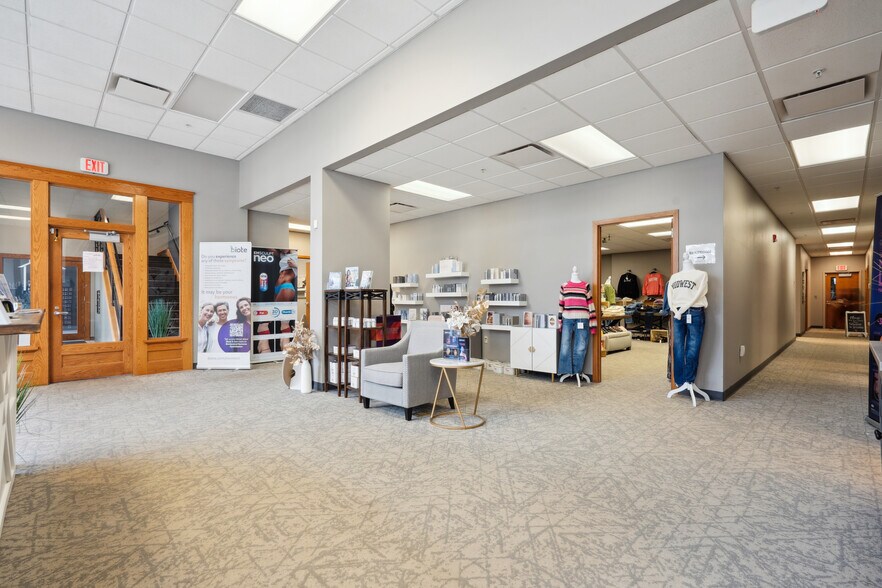 More Photos Of 212-218 E 4th St, Waterloo Loft Creative Space For Sale