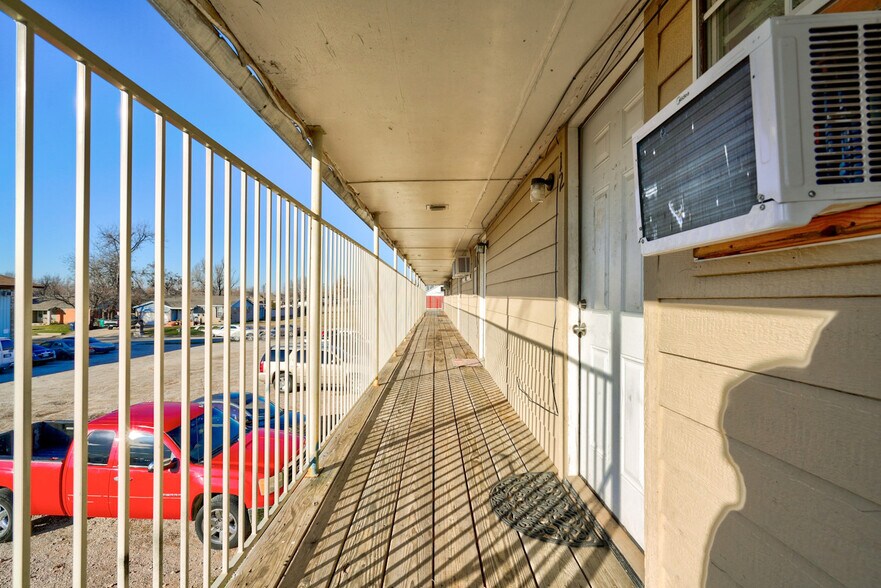 More Photos Of 2108 SW 51st St, Oklahoma City Apartments For Sale