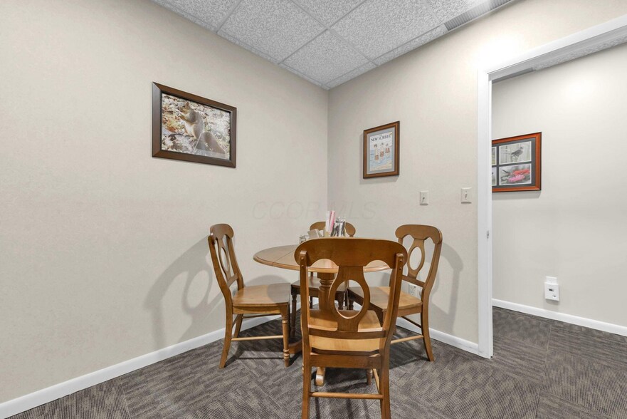 More Photos Of 444-454 E Center St, Marion Office For Sale