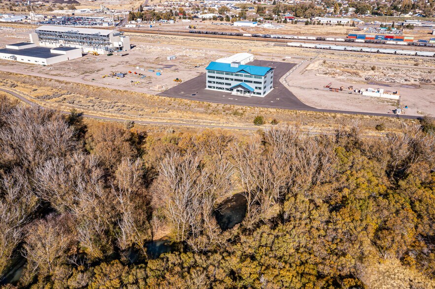 More Photos Of 1800 River Park Way, Pocatello Flex For Sale