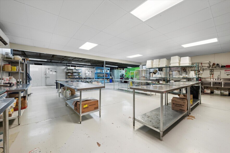 More Photos Of 1100-1104 E Berks St, Philadelphia Flex For Sale