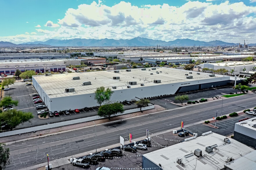 More Photos Of 3865 W Van Buren St, Phoenix Distribution For Lease