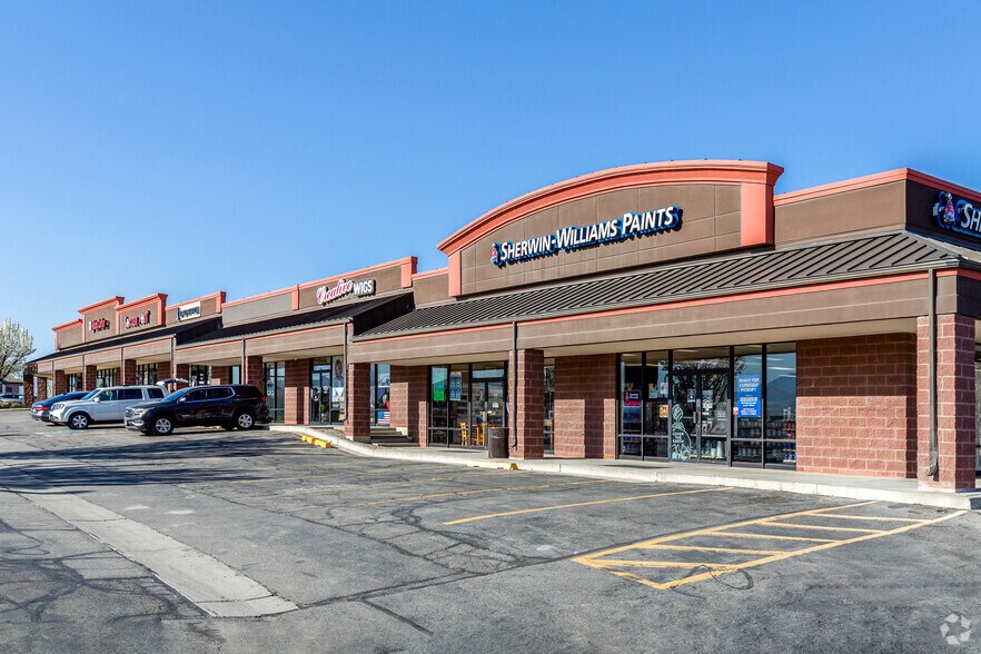More Photos Of 10310-10384 S Redwood Rd, South Jordan Freestanding For Lease