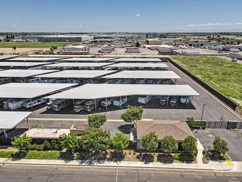 More Photos Of 300 Glenn Ave, Modesto Self Storage For Sale