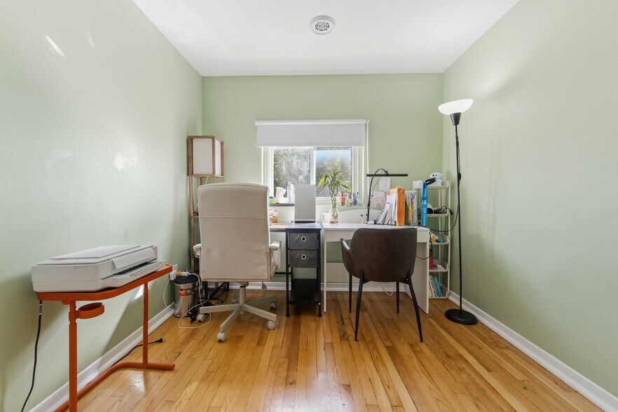 More Photos Of 266 Preston St, Ottawa Storefront Retail Office For Sale