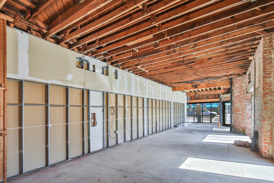 More Photos Of 463-467 S La Brea Ave, Los Angeles Storefront Retail Office For Lease