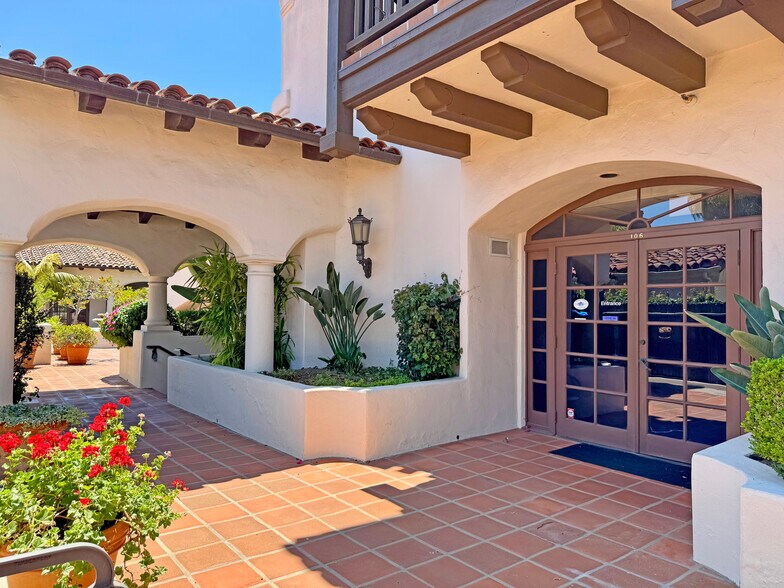 More Photos Of 1525 State St, Santa Barbara Serviced Offices For Sale