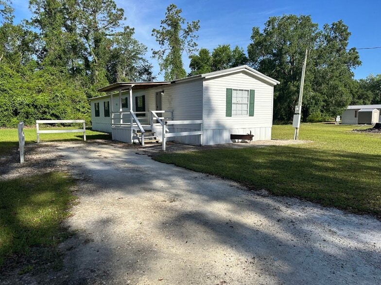 More Photos Of 154 NW Alpata Ct, Lake City Manufactured Housing Mobile Home Park For Sale
