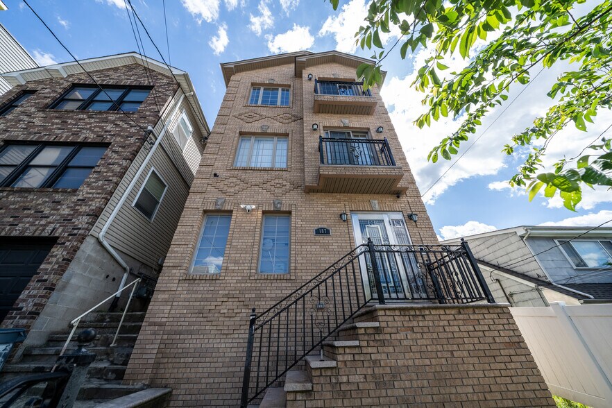 More Photos Of 187 Zabriskie St, Jersey City Apartments For Sale