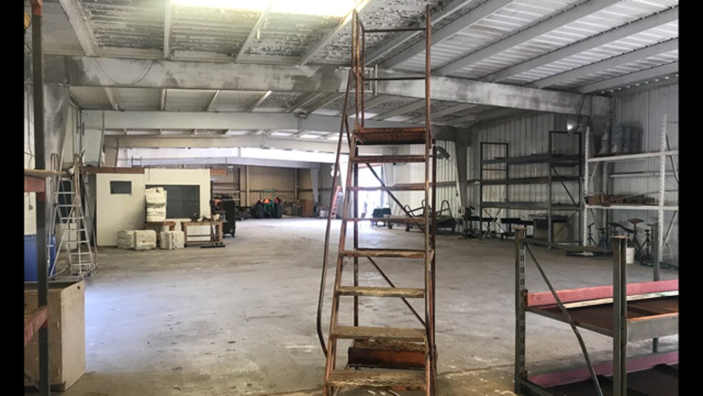 More Photos Of 5461 NW Highway 70, Arcadia Industrial For Sale